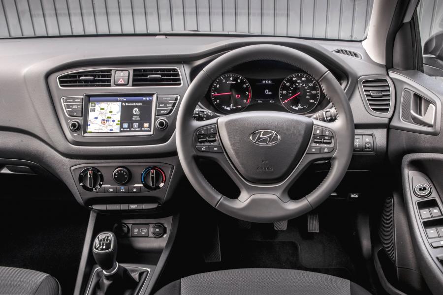 Торпедо Hyundai i20 Play (IB) 2019 года  (UK) (фото 42 из 42)